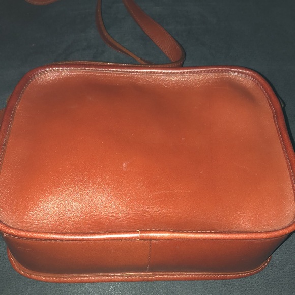 HUNT CLUB BROWN LEATHER CROSSBODY HANDBAG - Picture 3 of 12